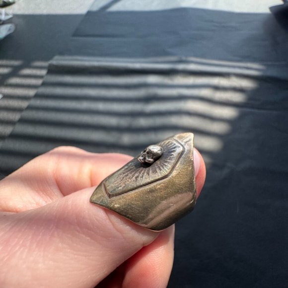 Skull Coffin Shield Ring - Sterling Silver Size 9 - Picture 3 of 6